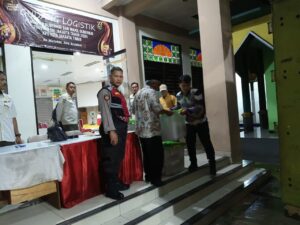 Polisi Kawal Ketat Pergeseran Logistik Kotak Suara Pilkada 2024 dari PPK Ciracas ke KPU Kota Jakarta Timur