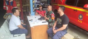Babinsa Koramil 03/Senen Laksanakan Komsos Bersama Dinas Pemadam Kebakaran