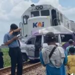 Kereta Api Matarmaja Tabrak Ambulance di Petak Jalan Ngujang – Kras Jpl 260