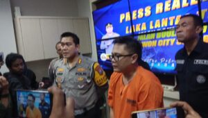 Pengemudi Mercy Mabuk Tabrak Enam Kendaran di Surabaya Resmi Ditahan