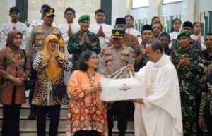 Pj Wali Kota Kediri Bersama Forkopimda, FKUB, dan Kepala Kemenag Kunjungi Gereja Tinjau Perayaan Natal