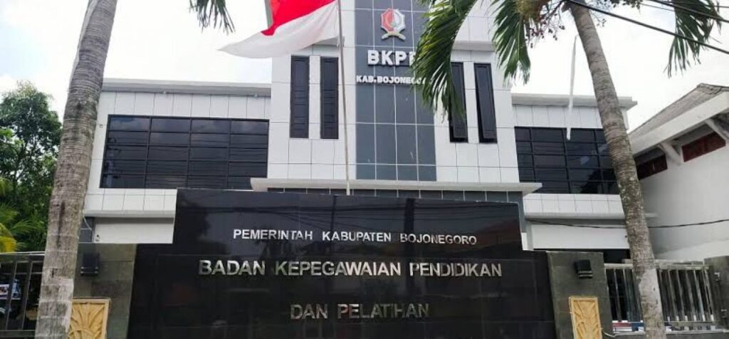 Chat Mesum Oknum Kepsek Menyebar Luas di Bojonegoro