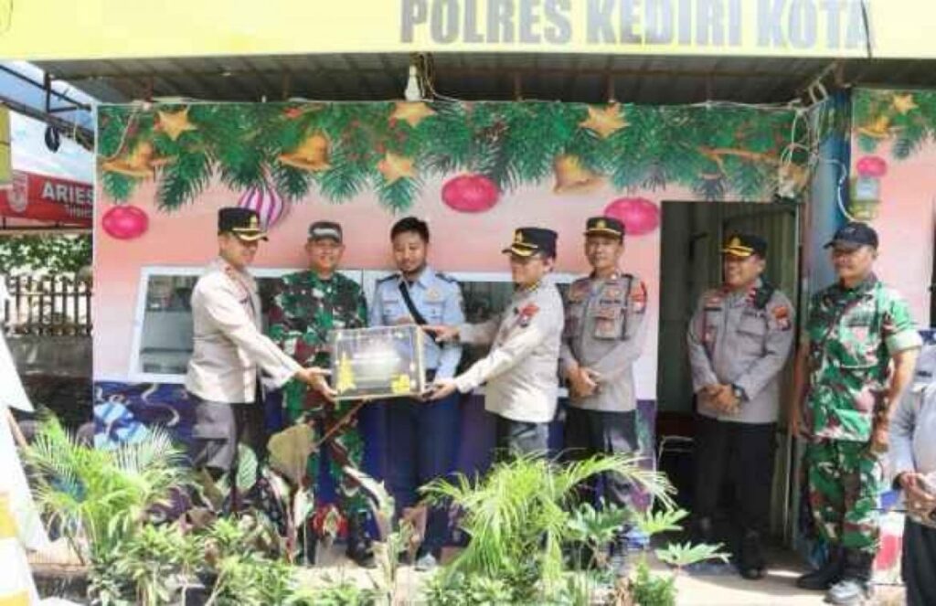 Sinergisitas TNI – Polri Kota Kediri Gelar Patroli Bersama Cek Pos Pengamanan Nataru