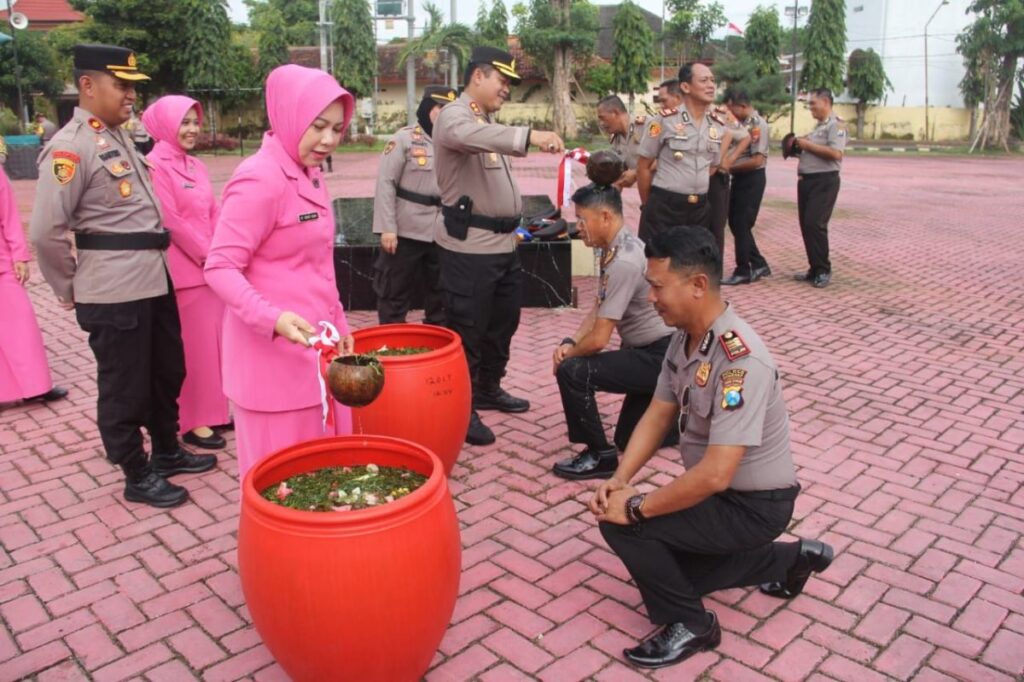 42 Personel Polres Sumenep Naik Pangkat Periode 1 Januari 2025