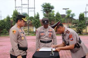 Kapolres Sumenep Pimpin Ucapara Sertijab Waka Polres, Dua PJU, Dan Enam Kapolsek