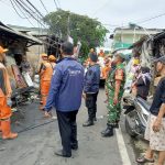 Bersihkan Lingkungan Warga Oleh Babinsa Matraman Giat Karya Bakti