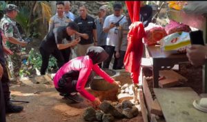 Dukungan Alumni Akpol 91 Batalyon Bhara Daksa, Polda Bengkulu Tebar Kebahagiaan di Akhir Tahun Belasan Rumah Direnovasi