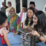 Dukung Program Makan Bergizi Gratis, Danramil Pasar Rebo Dampingi Distribusi Makan ke Lokasi