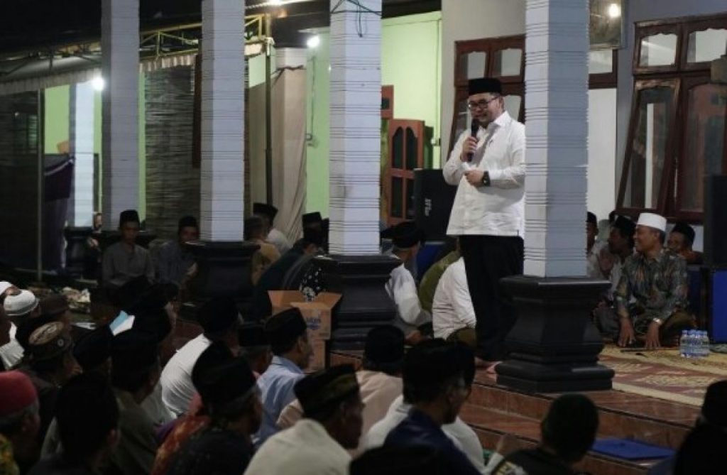 Mas Dhito Ikut Tahlilan Bareng Warga di Ponpes Raudlatul Ibaad Plemahan