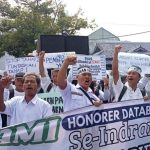 Ribuan Guru Honorer Indramayu Turun ke Jalan, Nasib Tak Jelas