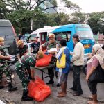 Prajurit Batalyon Arhanud 6/BAY Gelar Kegiatan Jum’at Berbagi di Tanjung Priuk untuk Tingkatkan Kepedulian Sosial