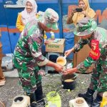 Dukung Ketahanan Pangan, Kelompok Tani Wotan, Babinsa Koramil Sumberrejo Bojonegoro dan Korluh gelar Gerdal Hama Padi
