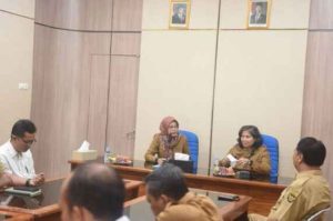 Pj Wali Kota Kediri Beri Arahan dan Motivasi Jajaran Bakesbangpol Untuk Jaga Kebersihan dan Kenyamanan Lingkungan Kerja