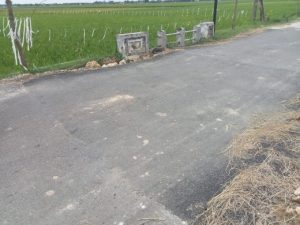 Jalan Rigid Mori-Padang Bojonegoro Belum Genap Setahun Sudah Ambles dan Makan Korban