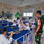 Babinsa Halim Perdanakusuma Bersama Dapur Khusus Halim PK Distribusikan MBG