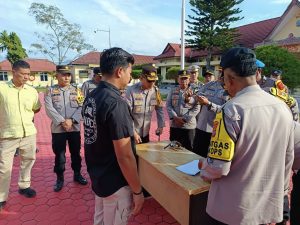 Siwas Polres Toba Monitoring Pengecekan Senpi Personil