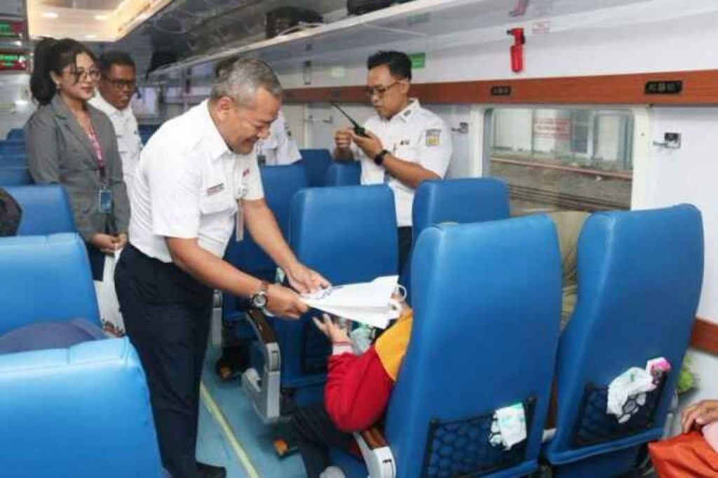 Rekayasa Jalur Berhasil, Seluruh KA Keberangkatan Daop 7 Madiun Berangkat Tepat Waktu