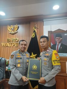 Bantu Anak Putus Sekolah Dapat Pendidikan Layak, Aiptu Agus Riyanto Diganjar Penghargaan Sekolah dari Kapolri