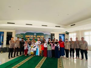 Polres Metro Jakarta Pusat Berikan Santunan kepada Anak Yatim Sebagai Wujud Kepedulian Sosial