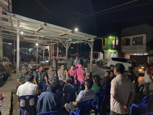 Kapolres Toba Berikan Bansos Kepada Korban Kebakaran Rumah di Parsoburan