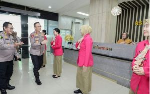 Kapolda Jatim Berikan Santunan CSR RS Kasus Pembuangan Bayi di Ngancar Kediri