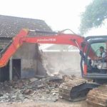 Warga Sedih, 9 Rumah Terdampak Tol Kediri-Tulungagung di Eksekusi