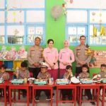Dukung Program Pemerintah, Kapolres Bagi Makan Sehat Bergizi Gratis Ke Siswa TK Kemala Bhayangkari 42 Kota Kediri