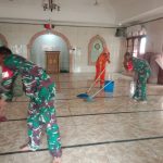 Merawat Kebersihan Masjid Al-Ikhlas Oleh Koramil 03/Pasar Rebo Giat Karya Bakti