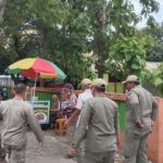 Bawa Uang Puluhan Juta, Pengemis Lansia Saat Diamankan Satpol PP Kota Kediri