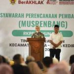 Pj Walikota Zanariah Kenalkan Wali Kota Kediri Terpilih di Musrenbang Tingkat Kecamatan