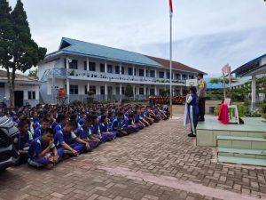 Polsek Laguboti Sosialisasi Penerimaan Anggota Polri Tahun 2025 di SMAN 1 Laguboti