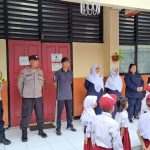 Polsek Jatinegara Laksanakan Program Senin Pintar, Berikan Pembinaan kepada Pelajar SDN Cipinang Muara 04