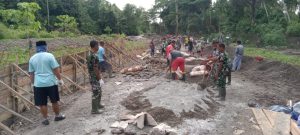 Beginilah Semangat Satgas TMMD 123 Kodim 1510/Sula Dalam Menyelesaikan Pengerjaan Sasaran Fisik