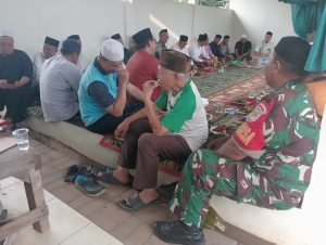 Komsos Babinsa Koramil Cakung, Hadiri Tradisi Rowahan Jelang Puasa