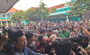 Aksi Lima Tuntutan Aliansi Mahasiswa IAIN Kediri di Kabulkan Rektor