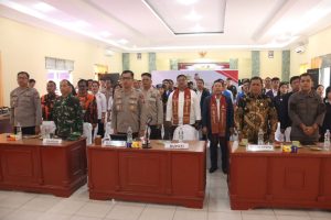 Baksos Polri Presisi Bersama Mahasiswa, BEM dan OKP di Kabupaten Toba