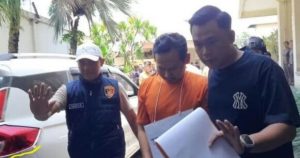 Tersangka Mutilasi Koper Merah Jalani 80 Adegan Rekontruksi di Kota Kediri