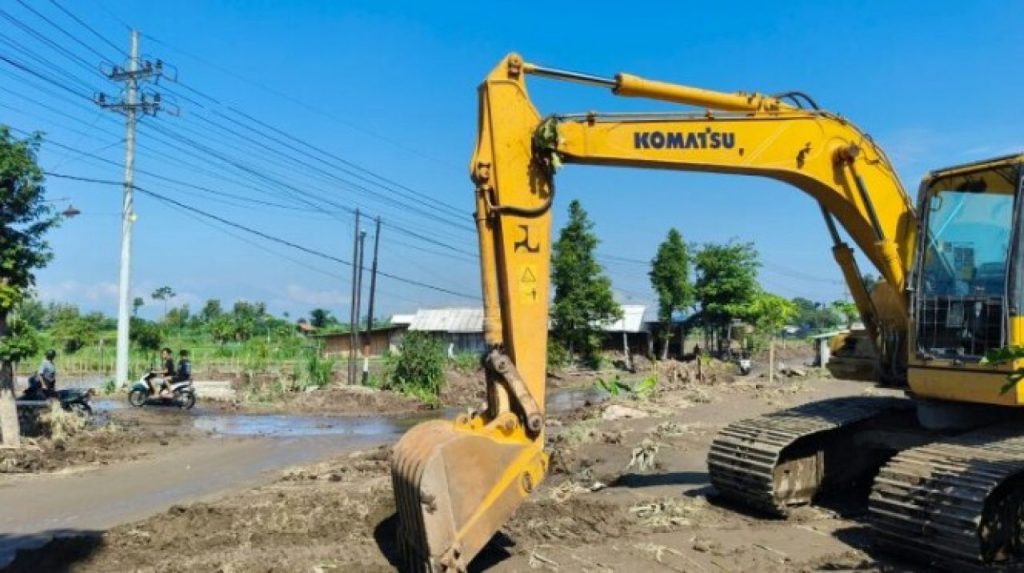 Desa Pranggang Diterjang Banjir Bandang Lagi. Jalan Raya Sempat Tertutup Material