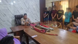 Polsek Ciputat Timur Berikan Pembinaan Enam Pemuda Pelaku Perang Sarung