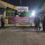 Cegah Tawuran Remaja, Babinsa Bersama Bhabinkamtibmas dan Aparat Kelurahan Harapan Jaya Pasang Banner Himbauan