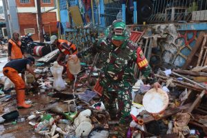 Pasca Banjir, Koramil 04/Keb. Lama bersama Stakeholder Kerja Bakti di IKPN