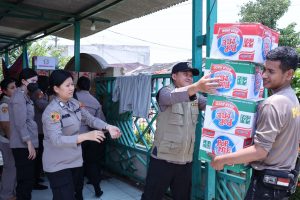 SSDM Polri Gelar Trauma Healing untuk Korban Banjir di Tambun Utara