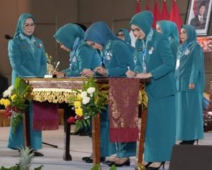 Hj Zwesty Karenia Teddy Resmi Dilantik Sebagai Ketua TP PKK, Ketua Dekranasda Dan Pembina Posyandu OKU Priode 2025-2030