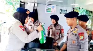 Dapur Lapangan Brimob Polda Metro Jaya untuk Bantu Korban Banjir di Bekasi