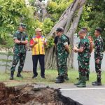 Danrem 051/Wkt Gerak Cepat Buka Akses Jalan! Jembatan Kemang Pratama Ambles Diterjang Banjir