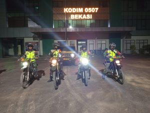 Perdana Menggunakan Mobil Maung, Personel Kodim 0507/Bekasi Lakukan Patroli Pengamanan Bulan Suci Ramadhan