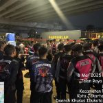 Dirikan Dapur Lapangan, Polri Bagikan 500 Porsi Makanan untuk Korban Bajir Rawajati