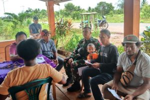 Babinsa Sota Dampingi Penyerahan Bantuan Kemensos, Pastikan Tepat Sasaran