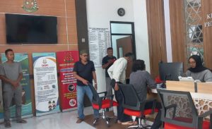 Warga Sedayulawas Laporkan Dugaan Penyelewengan DD Tahun 2022 – 2024 Ke Kejari Lamongan