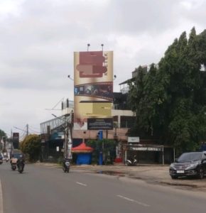 Diduga Bangunan Billboard Tak Berizin Bebas Berdiri di Pondok Cabe Raya Kota Tangerang Selatan